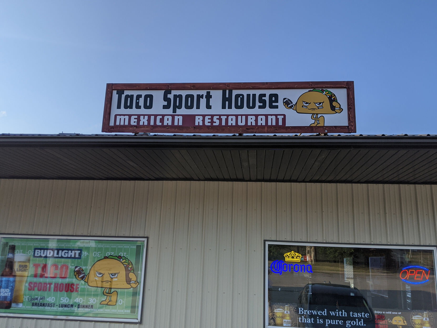 Taco Sport House sign